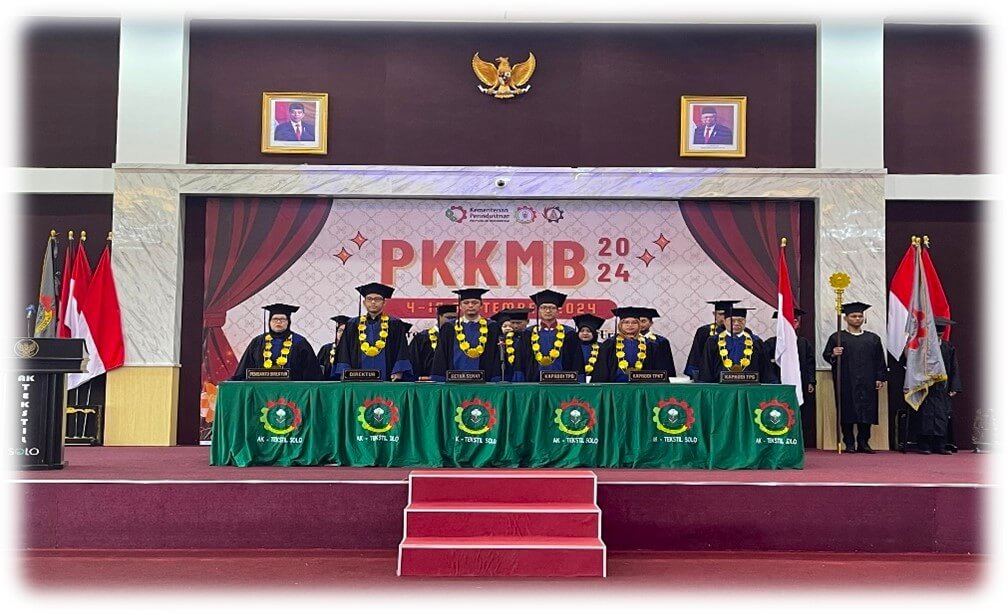 SIDANG TERBUKA SENAT AKADEMIK AKADEMI KOMUNITAS INDUSTRI TEKSTIL DAN PRODUK TEKSTIL SURAKARTA DENGAN AGENDA PENERIMAAN MAHASISWA BARU DAN PEMBUKAAN PKKMB AK-TEKSTIL SOLO