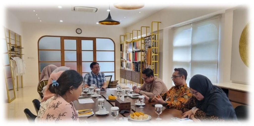 Penguatan Kolaborasi Dunia Industri dan Pendidikan: Refleksi Kemitraan AK-Tekstil Solo, PT Anggun Kreasi Garmen, dan PT Ameya Livingstyle Indonesia