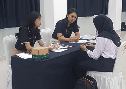 32 Perusahaan Rekrut Langsung 104 Mahasiswa AK-Tekstil Solo, Talenta Unggul Siap Menghadapi Dunia Kerja
