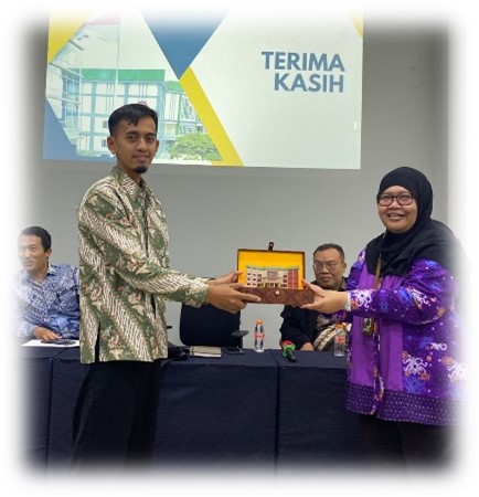 Membangun Jembatan Pendidikan: SMA IT Baitusallam Kunjungi AK-Tekstil Solo