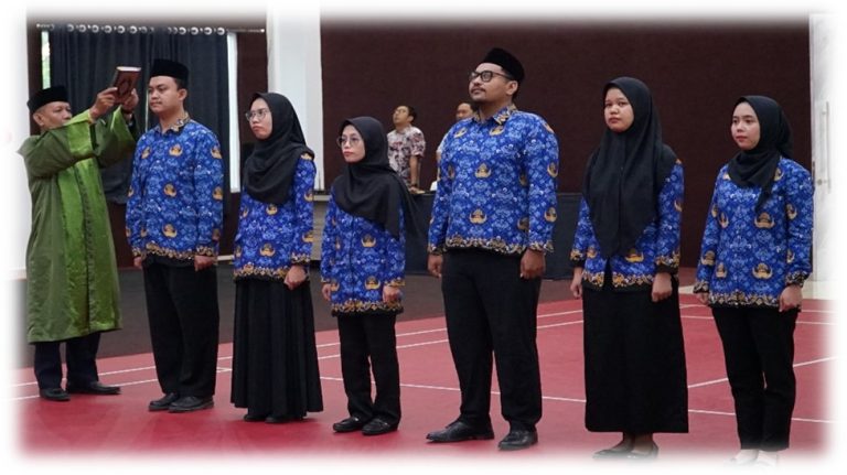 Pelantikan dan Pengambilan Sumpah Pegawai Negeri Sipil Tahun 2025 di lingkungan AK-Tekstil Solo