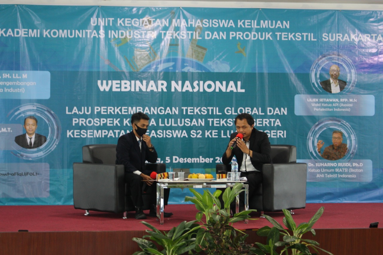Webinar Nasional "Laju Perkembangan Industri Tekstil Global dan Prospek Kerja Lulusan Tekstil"