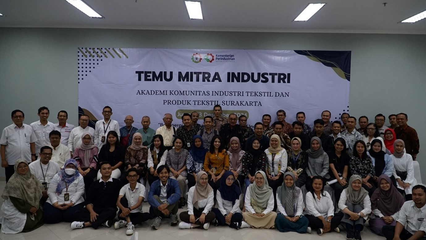 AK-Tekstil Solo dan Industri Tekstil Bersatu: Membentuk Masa Depan Industri Mode Indonesia