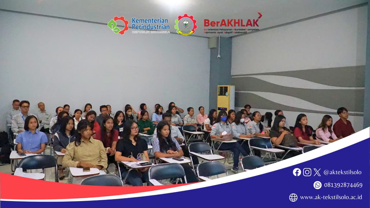 Dari Benang Hingga Garmen, Peserta Kunjungan Industri Pusat Pengembangan Anak ‘Anugerah” Solo Antusias Belajar di AK-Tekstil Solo