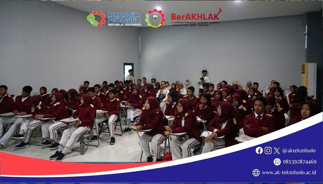 Sekolah Rakyat Menengah Atas 22 Malang Kenali Pendidikan Vokasi melalui Kunjungan Edukatif ke AK-Tekstil Solo